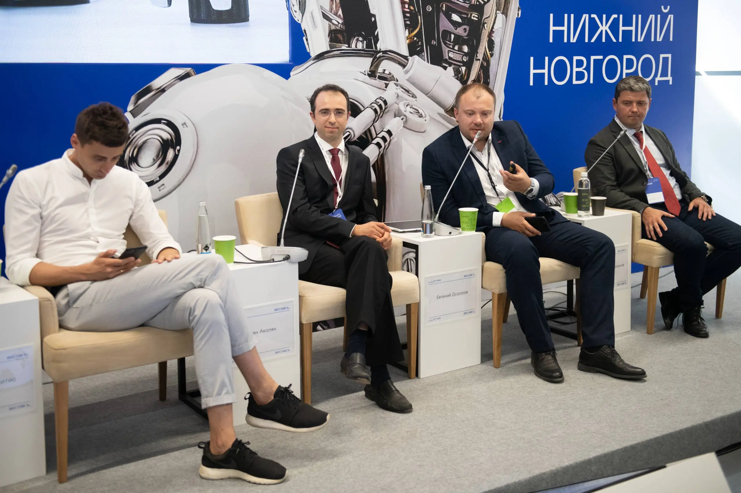 🎯 На 6-й ежегодной конференции CIPR в Нижнем Новгороде я представил промышленные платформы ИИ на четырёх отраслевых примерах | Сетка — социальная сеть от hh.ru