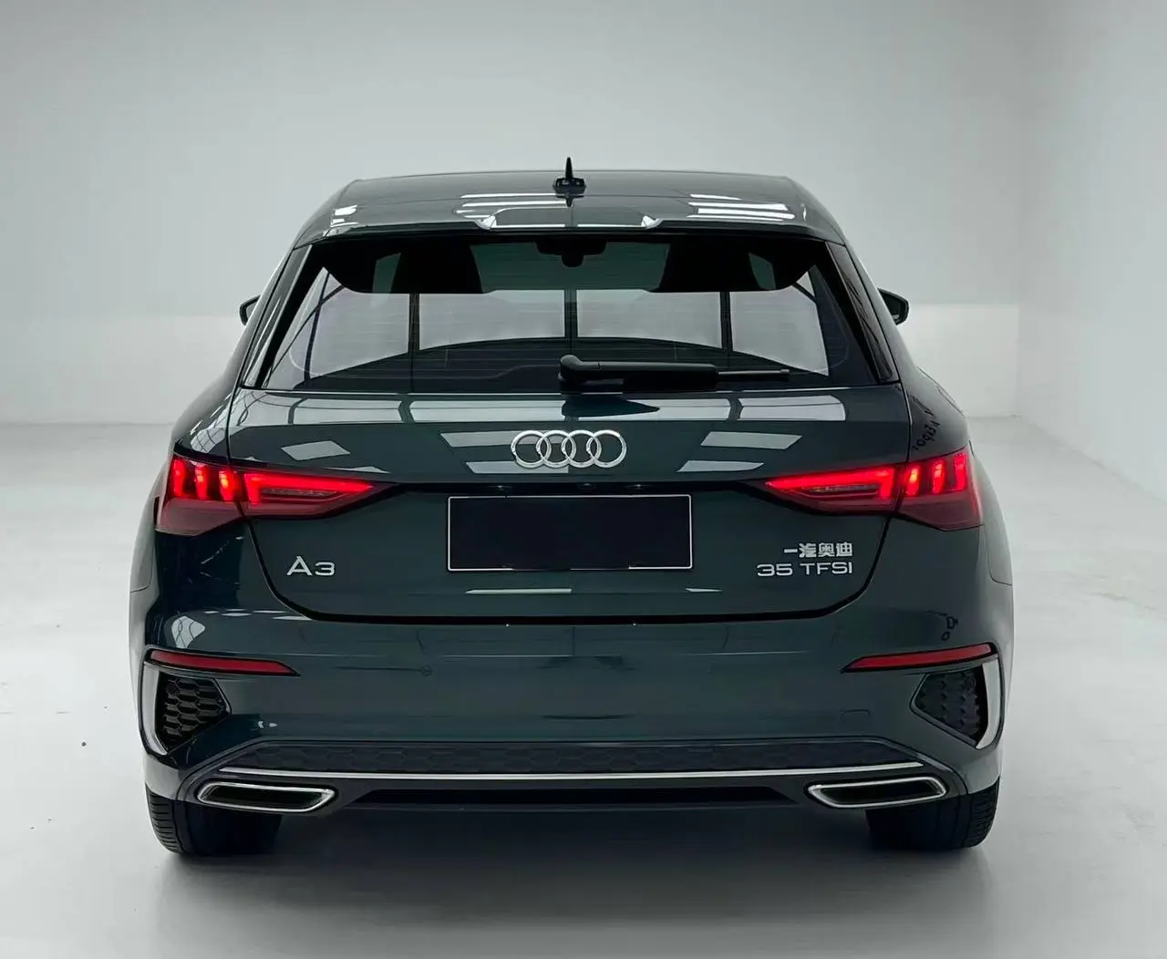 🇨🇳 Audi A3 Sportback — подобрали для клиента в Китае!
Нашли интересный экземпляр в красивом тёмно-зелёном цвете, с хорошей комплектацией и небольшим пробегом.
Audi A3 35 TFSI
Год выпуска: 07 | Сетка — социальная сеть от hh.ru