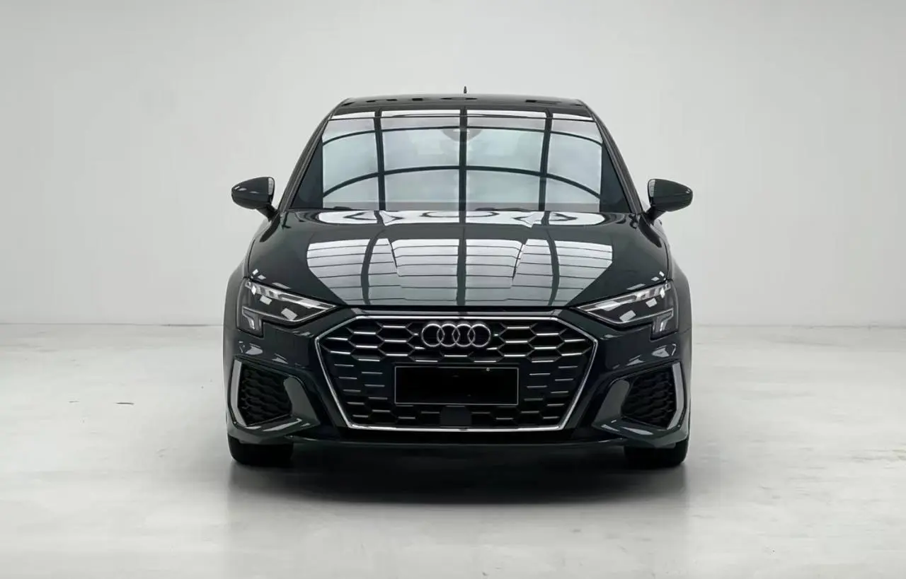 🇨🇳 Audi A3 Sportback — подобрали для клиента в Китае!
Нашли интересный экземпляр в красивом тёмно-зелёном цвете, с хорошей комплектацией и небольшим пробегом.
Audi A3 35 TFSI
Год выпуска: 07 | Сетка — социальная сеть от hh.ru
