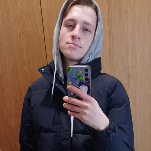 Роман Николаев