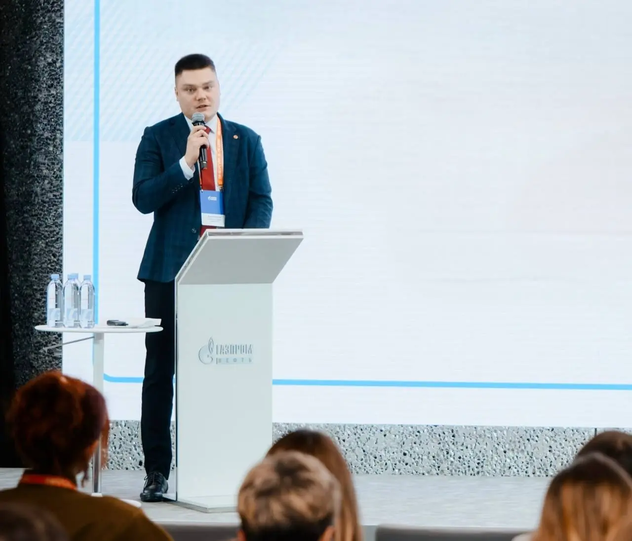 📣 Стратегическая сессия: от планов к действиям
Участвовал в стратегической сессии по целеполаганию. Конечно, важной частью этой ежегодной встречи является синхронизации планов на следующий период | Сетка — социальная сеть от hh.ru