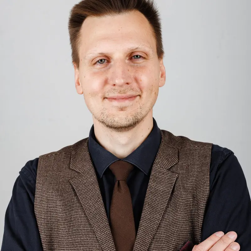 Глеб Лапин