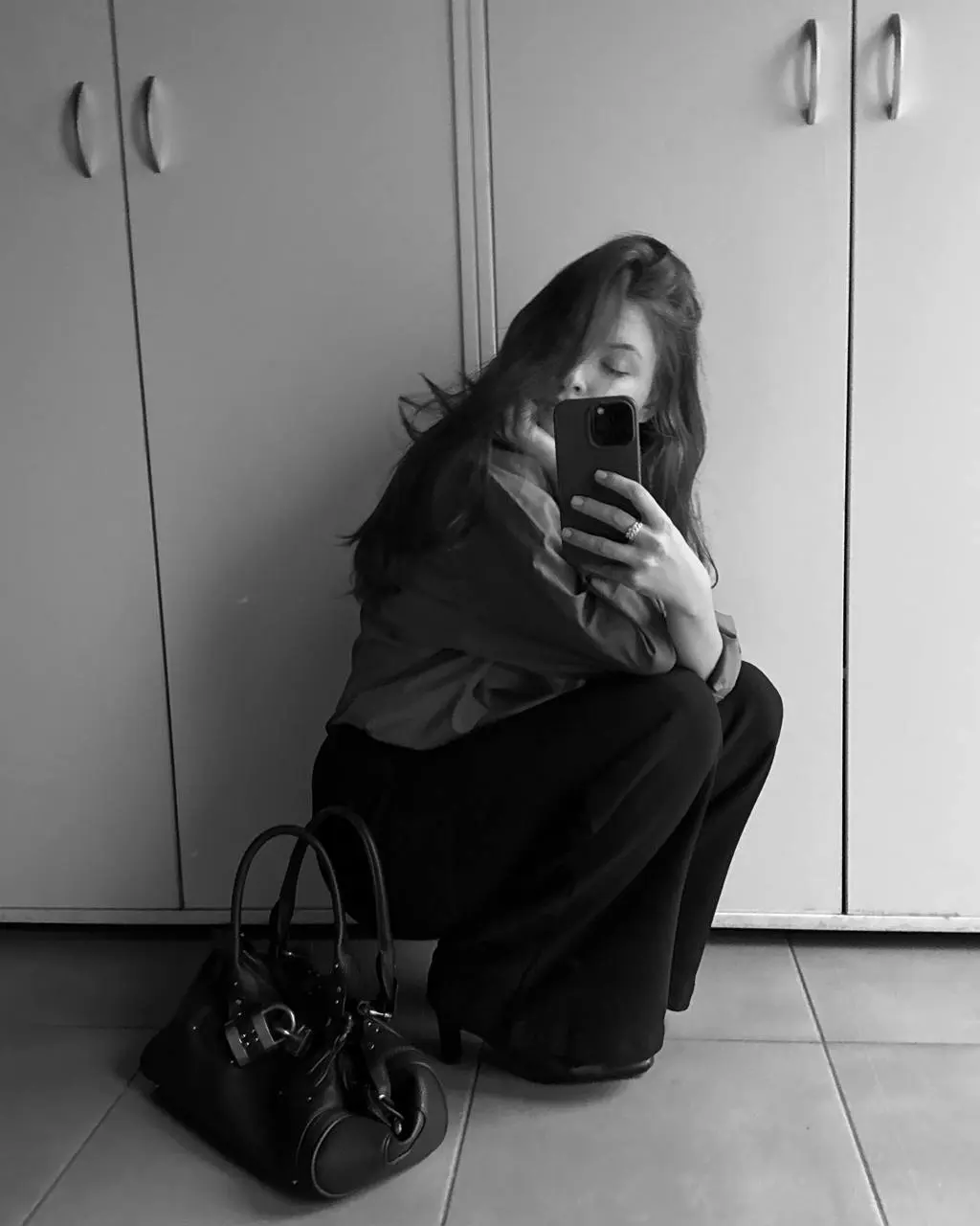 Детали обычного рабочего дня в офисе 💻
Смотрю на подружек-манекенов и тоже хочется total white look. | Сетка — социальная сеть от hh.ru