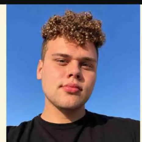 Глеб Курапов