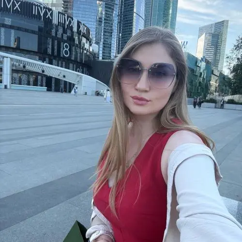 Нелля Столярова