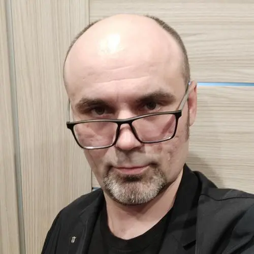 Роман Захаров