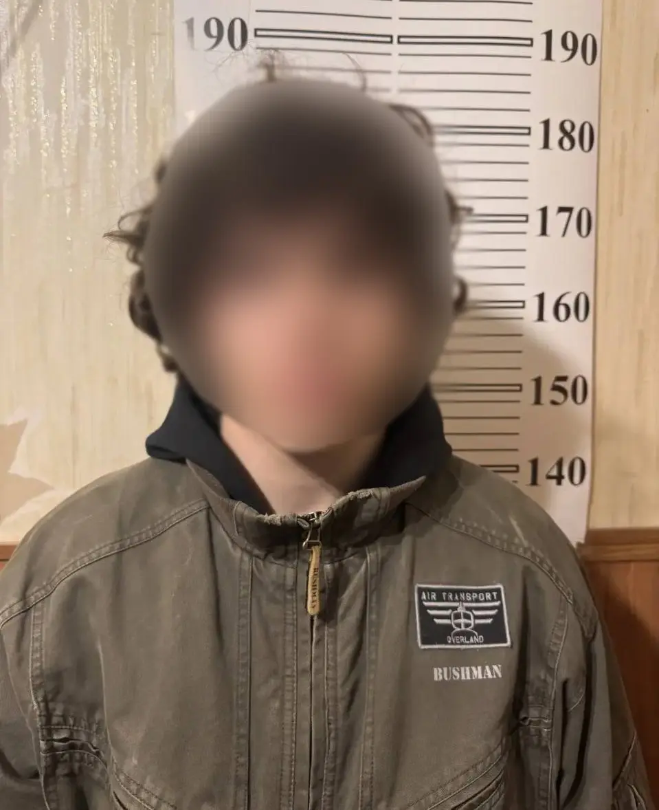 Полиция задержала двоих пиздюков, организовавших драки в Донецке
Ранее сообщалось, что в драку влез якобы сотрудник полиции, однако информация не подтвердилась. | Сетка — социальная сеть от hh.ru
