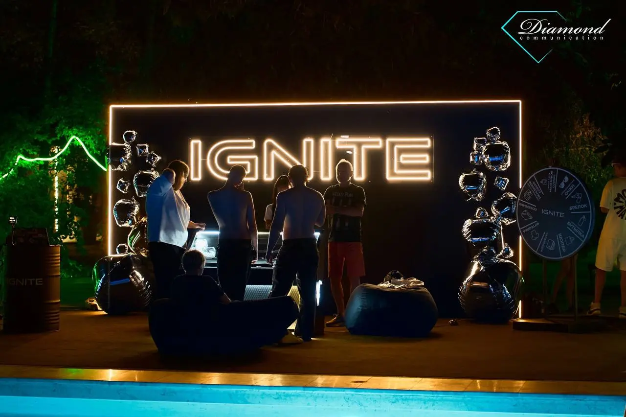Ignite × Diamond Communication: третий проект вместе, теперь в Ростове-на-Дону
21 августа наша команда реализовала бренд-зону Ignite на вечеринке у бассейна в Ростове-на-Дону | Сетка — социальная сеть от hh.ru