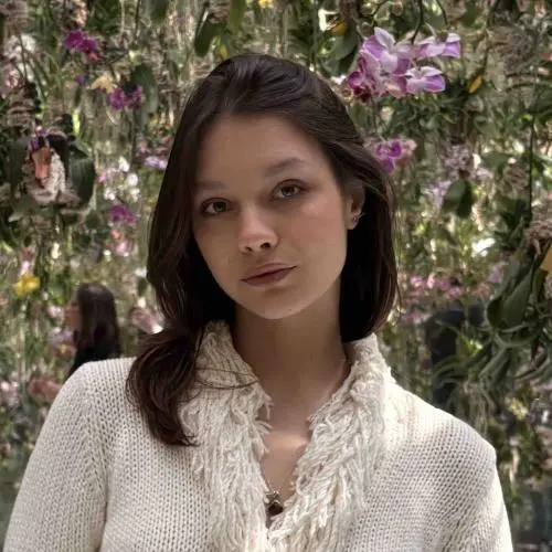 Арина Вельданова