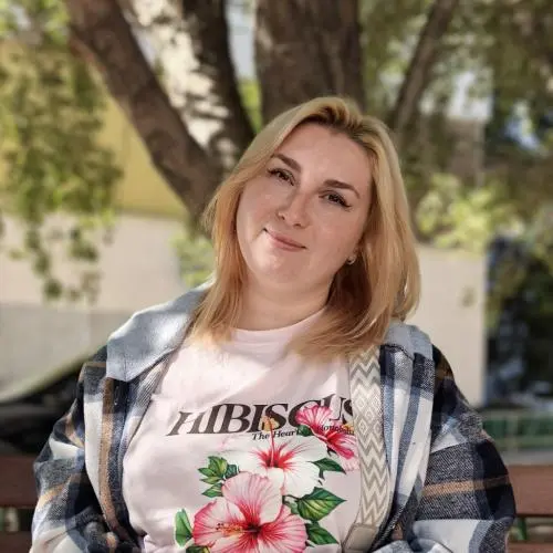Юлия Салтанова