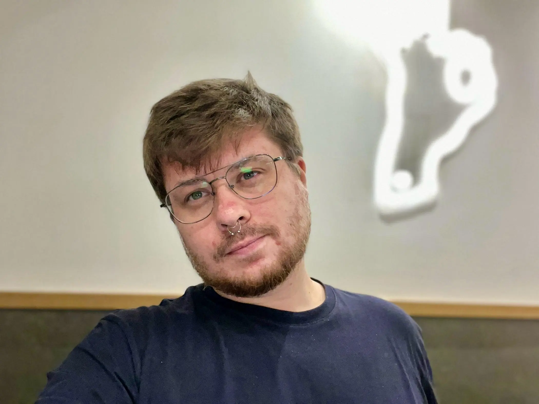 Сегодня дважды за день отговорил человека платить мне. И это, вообще-то, нормальная часть работы.
6 вводных на день, три прошли, три ещё впереди | Сетка — социальная сеть от hh.ru