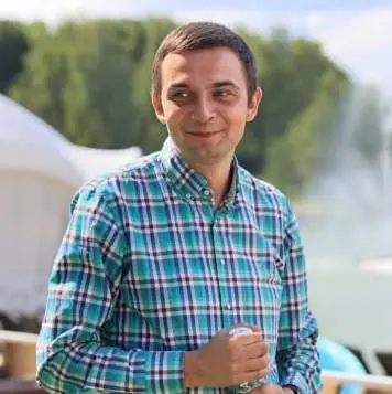 Максим Ушаков