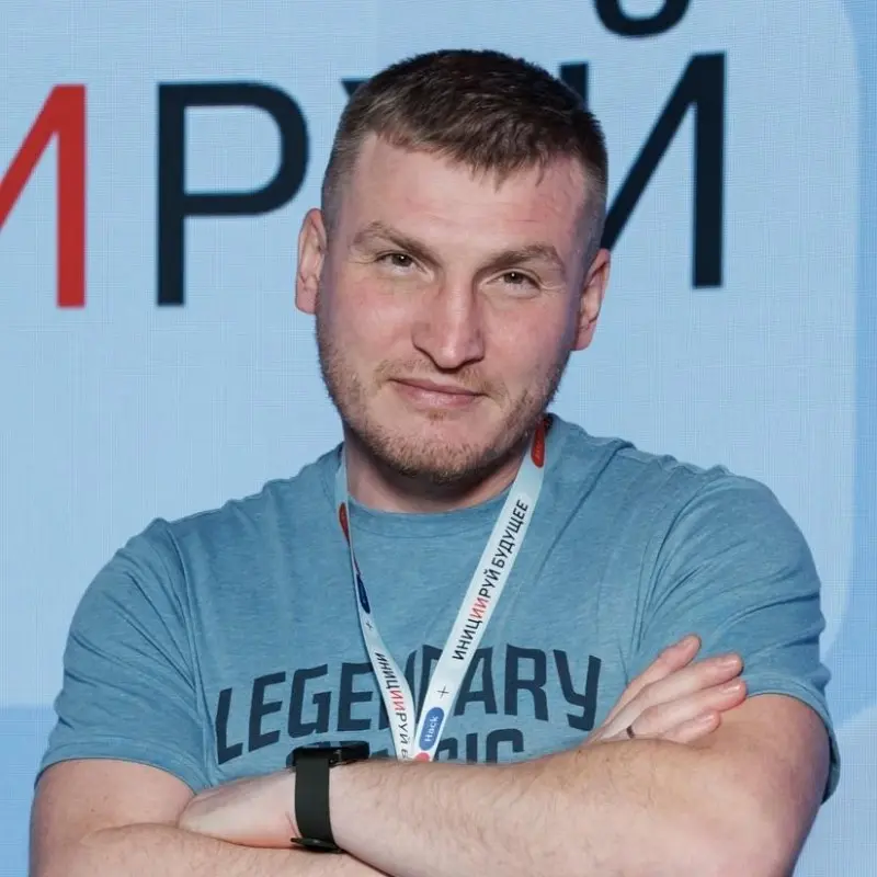 Максим Бобров