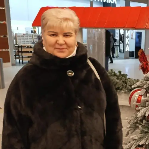 Елена Кожухарь