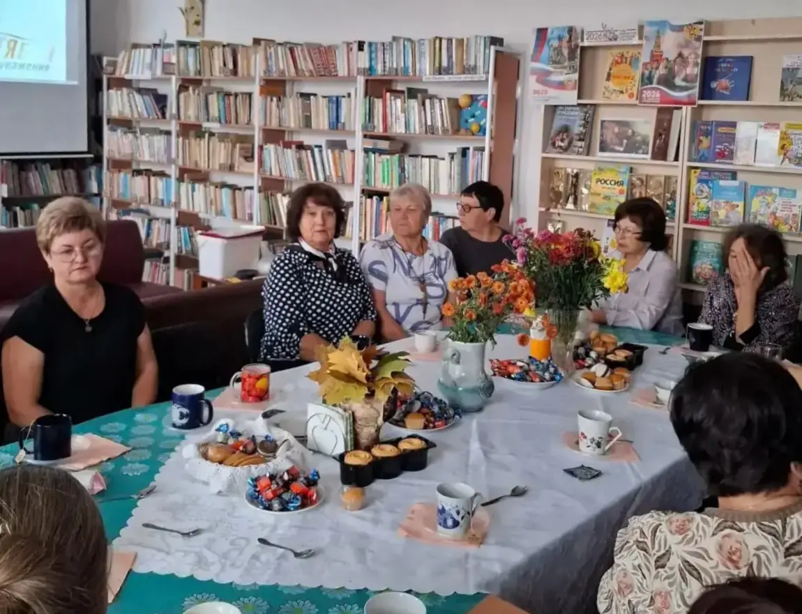 👵🏻👴🏻Мост через поколения: как в посёлке Прутский УФПС Алтайского края отметили День добра и уважения 🫶
Иногда для настоящего праздника нужно совсем немного — внимание, искренняя улыбка и чашка горячег... | Сетка — социальная сеть от hh.ru
