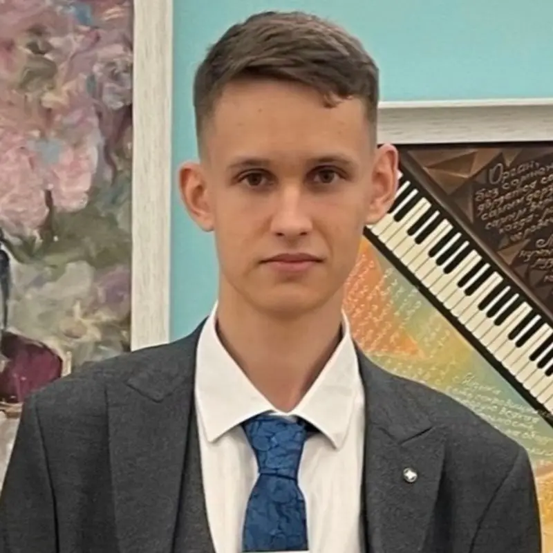 Петр Попов