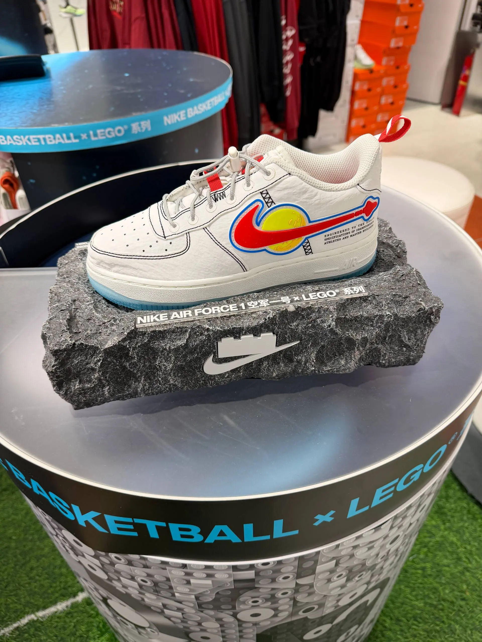 Классная коллаборация LEGO и NIKE | Сетка — социальная сеть от hh.ru
