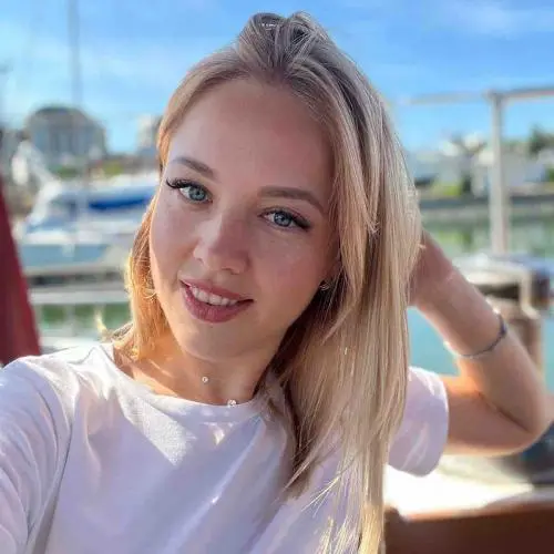 Алиса Селюкова
