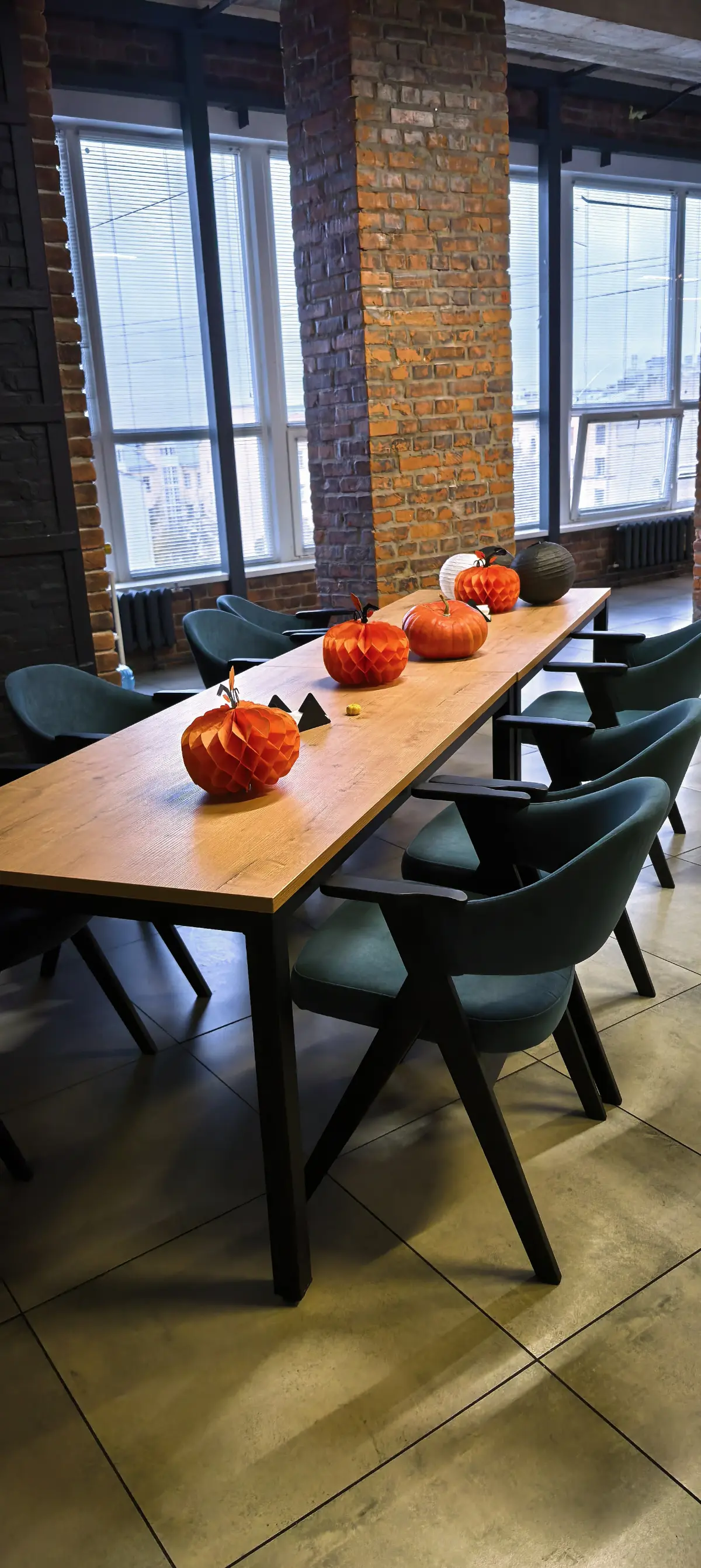 Хе🎃 Хеллоуин в офисе: страшный повод собраться вместе | Сетка — социальная сеть от hh.ru