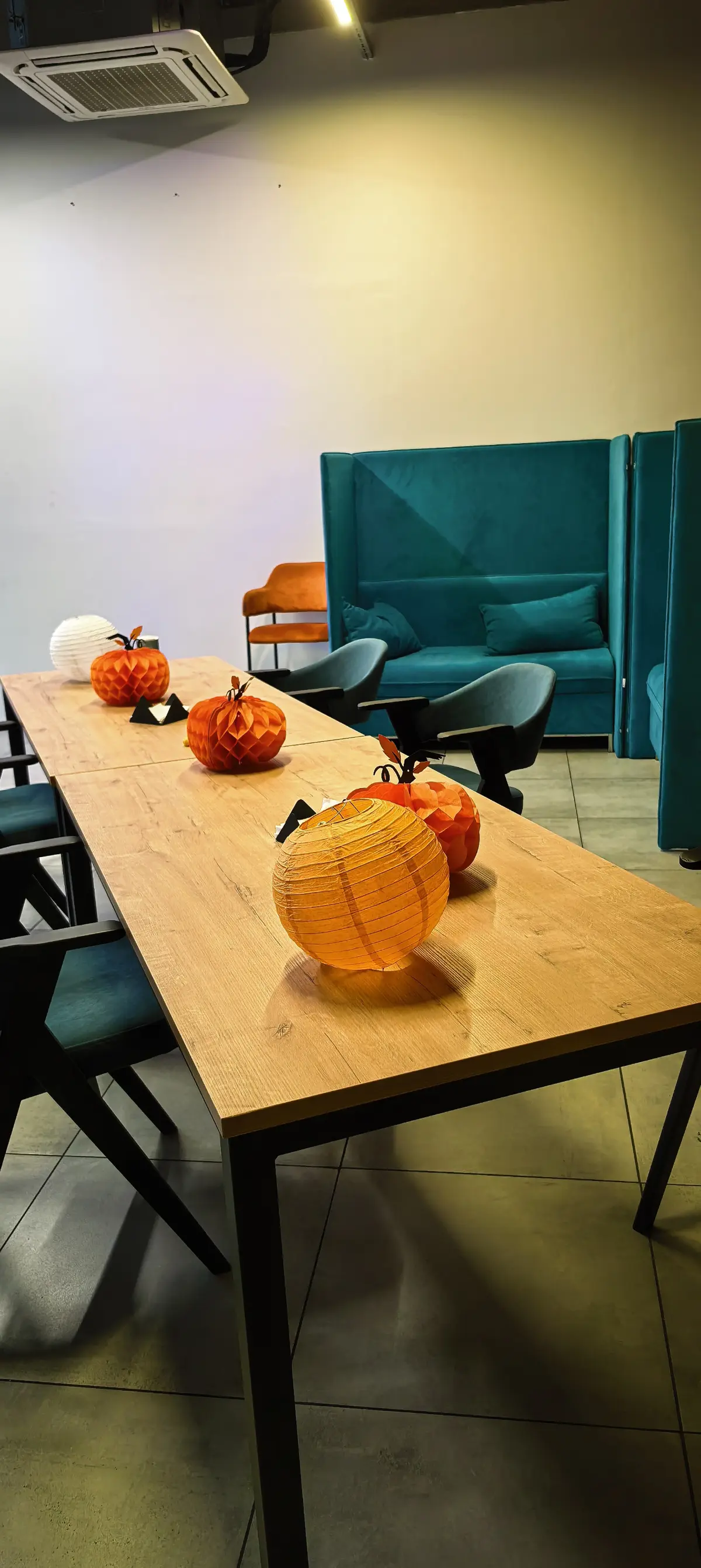 Хе🎃 Хеллоуин в офисе: страшный повод собраться вместе | Сетка — социальная сеть от hh.ru