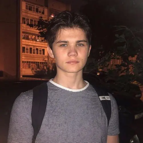 Александр Голлай