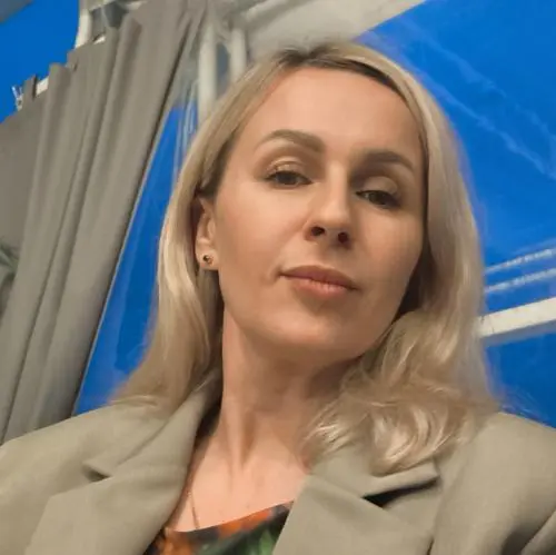 Елена Попова
