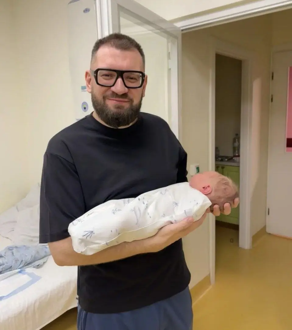 Сегодня стал отцом. Ни на что не похожее чувство когда смотришь на своего маленького человека | Сетка — социальная сеть от hh.ru