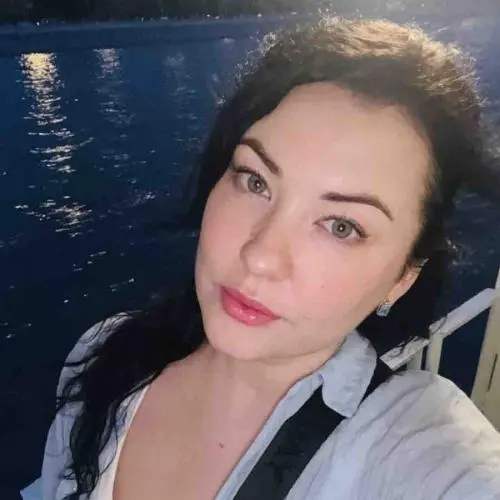 Анна Очлар
