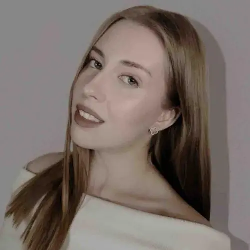 Алина Конькова